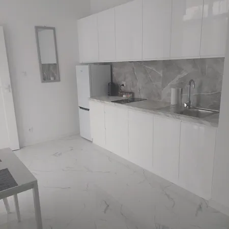 Nogalin Aparthotel Józefów